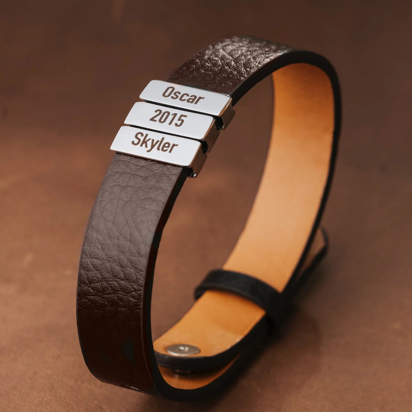 Bracelet Homme Personnalisé — Gravé avec les Prénoms de Ceux qui Comptent